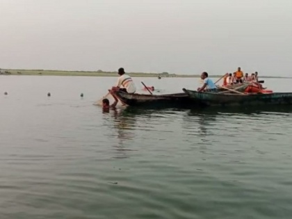 Odisha: One Dead, Seven Missing As Boat Capsizes in Jharsuguda | Odisha: One Dead, Seven Missing As Boat Capsizes in Jharsuguda