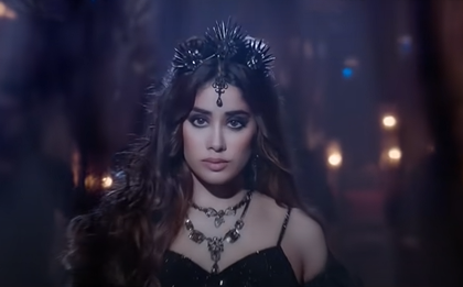 Roohi song Panghat: Janhvi Kapoor will remind you of Sridevi in this spooky number | Roohi song Panghat: Janhvi Kapoor will remind you of Sridevi in this spooky number