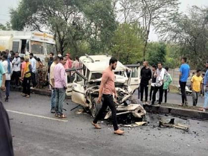 Chandrapur: Four family members killed in tragic car tyre burst accident | Chandrapur: Four family members killed in tragic car tyre burst accident