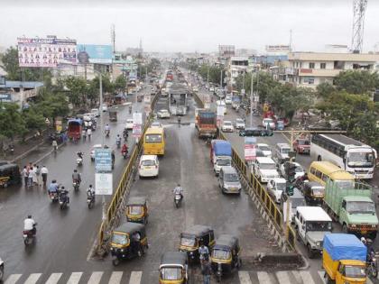 Action taken against more than 1000 drivers violating traffic rules in Pimpri | Action taken against more than 1000 drivers violating traffic rules in Pimpri