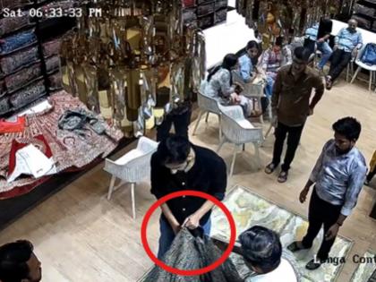 Thane: Man Tears Rs 32,000 Lehenga With Knife Over Return Dispute at Kalakshetra Store in Kalyan; CCTV Video Goes Viral | Thane: Man Tears Rs 32,000 Lehenga With Knife Over Return Dispute at Kalakshetra Store in Kalyan; CCTV Video Goes Viral