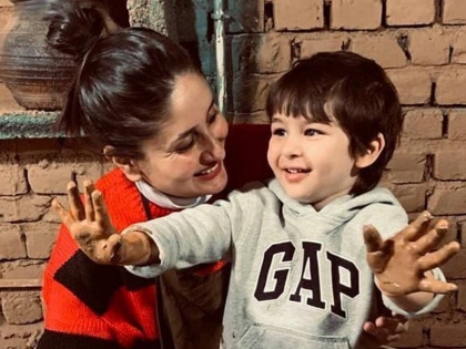 Kareena Kapoor Khan enjoys movie time with son Taimur with a sweet treat | Kareena Kapoor Khan enjoys movie time with son Taimur with a sweet treat