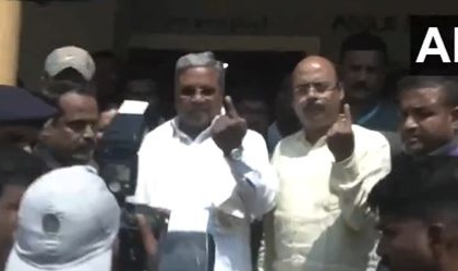 Karnataka CM Siddaramaiah Casts His Vote in Varuna Under the Chamarajanagar Lok Sabha Seat | Karnataka CM Siddaramaiah Casts His Vote in Varuna Under the Chamarajanagar Lok Sabha Seat