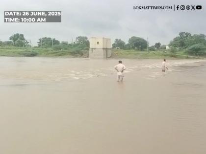 Karnataka Rains: Two Youths Drown as Varada River Overflows Amid Heavy Showers (Watch Video) | Karnataka Rains: Two Youths Drown as Varada River Overflows Amid Heavy Showers (Watch Video) Karnataka Rains: Two Youths Drown as Varada River Overflows Amid Heavy Showers (Watch Video) | Karnataka Rains: Two Youths Drown as Varada River Overflows Amid Heavy Showers (Watch Video)