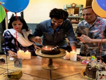 Kartik Aaryan gets sweet surprise on his 29th birthday | Kartik Aaryan gets sweet surprise on his 29th birthday