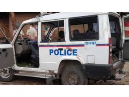 Palghar lynching: Two Police personnel of Kasa Police Station suspended | Palghar lynching: Two Police personnel of Kasa Police Station suspended