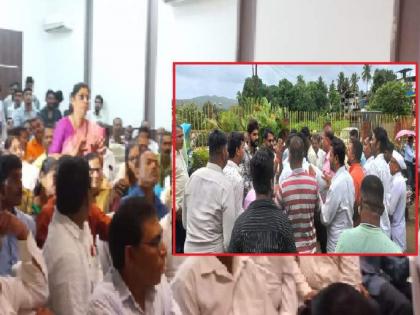Shiv Sena and Kadam supporters land into argument at meeting | Shiv Sena and Kadam supporters land into argument at meeting