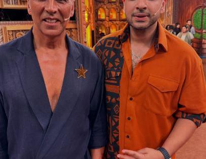 Karan Kundrra Poses With Akshay Kumar and ‘Khel Khel Mein’ Cast, Shares BTS Moments | Karan Kundrra Poses With Akshay Kumar and ‘Khel Khel Mein’ Cast, Shares BTS Moments Karan Kundrra Poses With Akshay Kumar and ‘Khel Khel Mein’ Cast, Shares BTS Moments | Karan Kundrra Poses With Akshay Kumar and ‘Khel Khel Mein’ Cast, Shares BTS Moments