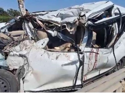 Gujarat Road Accident: 10 Killed After Car Crashes Into Trailer on Ahmedabad-Vadodara Expressway | Gujarat Road Accident: 10 Killed After Car Crashes Into Trailer on Ahmedabad-Vadodara Expressway