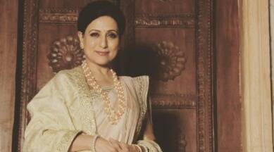 Kishori Shahane's car collides with truck on a highway | Kishori Shahane's car collides with truck on a highway Kishori Shahane's car collides with truck on a highway | Kishori Shahane's car collides with truck on a highway