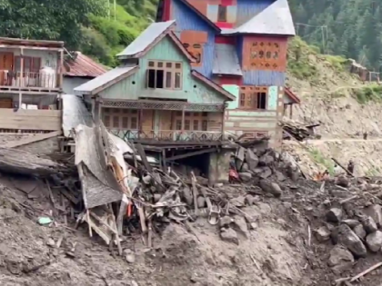 Kishtwar Cloudburst: Death Toll Rises to 60, Over 100 Injured; Jammu and Kashmir CM Omar Abdullah Briefs PM Modi About Situation (VIDEO) | Kishtwar Cloudburst: Death Toll Rises to 60, Over 100 Injured; Jammu and Kashmir CM Omar Abdullah Briefs PM Modi About Situation (VIDEO)