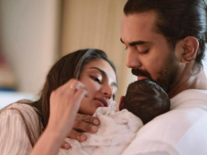 KL Rahul, Athiya Shetty Share Heartwarming Pic With Baby Girl, Reveal Her Name | KL Rahul, Athiya Shetty Share Heartwarming Pic With Baby Girl, Reveal Her Name