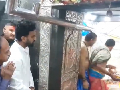 WATCH: KL Rahul Offers Prayers at Mahakaleshwar Temple in Ujjain | WATCH: KL Rahul Offers Prayers at Mahakaleshwar Temple in Ujjain