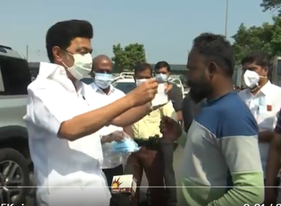 TN CM Stalin distributes masks to public to create awareness on Covid | TN CM Stalin distributes masks to public to create awareness on Covid