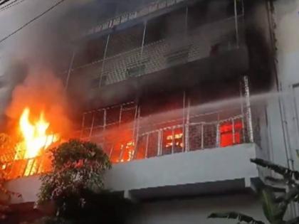 Kolkata Hospital Fire: One Killed After Massive Blaze Erupts at Sealdah ESI Hospital; 80 Patients Rescued (Watch Video)