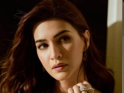 Did You Know Kriti Sanon is a a Poet? Actress Impressed Everyone With a Soulful Recitation at the Tere Ishk Mein Trailer Launch | Did You Know Kriti Sanon is a a Poet? Actress Impressed Everyone With a Soulful Recitation at the Tere Ishk Mein Trailer Launch