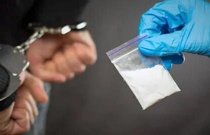 Latur Police Arrest Three for Buying MD Drugs, Dealer Earlier Held with Narcotics and Pistol | Latur Police Arrest Three for Buying MD Drugs, Dealer Earlier Held with Narcotics and Pistol Latur Police Arrest Three for Buying MD Drugs, Dealer Earlier Held with Narcotics and Pistol | Latur Police Arrest Three for Buying MD Drugs, Dealer Earlier Held with Narcotics and Pistol