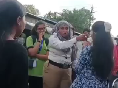 Latur: Woman Traffic Constable Slap and Abuse Young Girls for Triple-Seat Riding; Video Goes Viral | Latur: Woman Traffic Constable Slap and Abuse Young Girls for Triple-Seat Riding; Video Goes Viral Latur: Woman Traffic Constable Slap and Abuse Young Girls for Triple-Seat Riding; Video Goes Viral | Latur: Woman Traffic Constable Slap and Abuse Young Girls for Triple-Seat Riding; Video Goes Viral