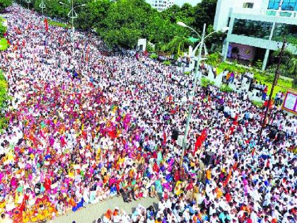 Latur: Lingayat community takes out morcha demanding reservation for sub-castes | Latur: Lingayat community takes out morcha demanding reservation for sub-castes Latur: Lingayat community takes out morcha demanding reservation for sub-castes | Latur: Lingayat community takes out morcha demanding reservation for sub-castes