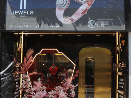 A DAZZLING TIMELINE: MK JEWELS COMES A FULL CIRCLE | A DAZZLING TIMELINE: MK JEWELS COMES A FULL CIRCLE A DAZZLING TIMELINE: MK JEWELS COMES A FULL CIRCLE | A DAZZLING TIMELINE: MK JEWELS COMES A FULL CIRCLE