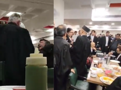 Watch: Delhi High Court lawyers engage in scuffle over petty issue | Watch: Delhi High Court lawyers engage in scuffle over petty issue Watch: Delhi High Court lawyers engage in scuffle over petty issue | Watch: Delhi High Court lawyers engage in scuffle over petty issue