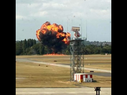 London Plane Crash: Private Aircraft Catches Fire Mid-Air, Horror Captured on Camera (Watch Video) | London Plane Crash: Private Aircraft Catches Fire Mid-Air, Horror Captured on Camera (Watch Video) London Plane Crash: Private Aircraft Catches Fire Mid-Air, Horror Captured on Camera (Watch Video) | London Plane Crash: Private Aircraft Catches Fire Mid-Air, Horror Captured on Camera (Watch Video)