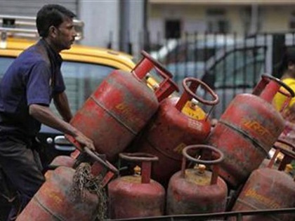LPG prices for commercial cylinders increased by Rs 266 | LPG prices for commercial cylinders increased by Rs 266
