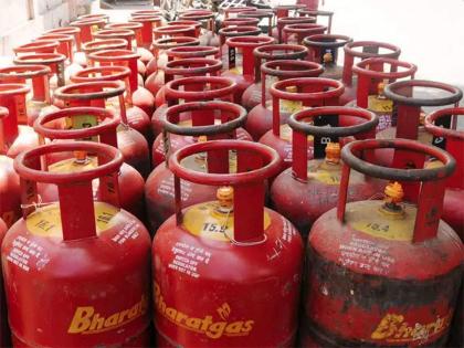 LPG Cylinder Price Cut: Oil Companies Slash Price of 19 Kg Commercial Cylinder by Rs 19 | LPG Cylinder Price Cut: Oil Companies Slash Price of 19 Kg Commercial Cylinder by Rs 19