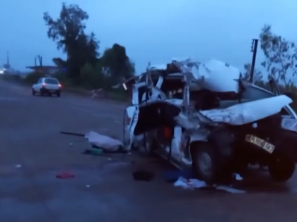 Madhya Pradesh Accident: Four Killed, 6 Injured as SUV Collides with Truck in Vidisha (Watch Video)