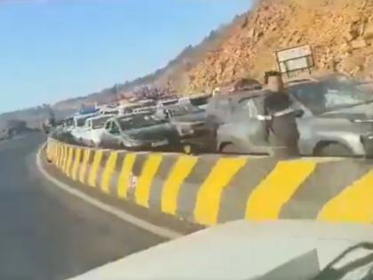 Maha Kumbh Traffic Update: 300-km Jams on NH-30 as Thousands of Vehicles Stranded on Roads Leading to Prayagraj (Watch Videos)