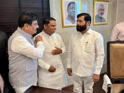 Uddhav Thackeray's party suffers blow district president Anil Pasalkar joins Shinde faction | Uddhav Thackeray's party suffers blow district president Anil Pasalkar joins Shinde faction