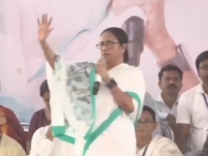 Mamata Banerjee's Shocking Remark Sparks Row: West Bengal CM Says 'Ramayan, Mahabharat, Quran and Bible Will End, But Not My Story' (Watch Video) | Mamata Banerjee's Shocking Remark Sparks Row: West Bengal CM Says 'Ramayan, Mahabharat, Quran and Bible Will End, But Not My Story' (Watch Video)