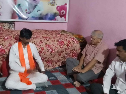 Prakash Ambedkar Meets Manoj Jarange Patil in Antarwali Sarati, Discusses LS Polls | Prakash Ambedkar Meets Manoj Jarange Patil in Antarwali Sarati, Discusses LS Polls