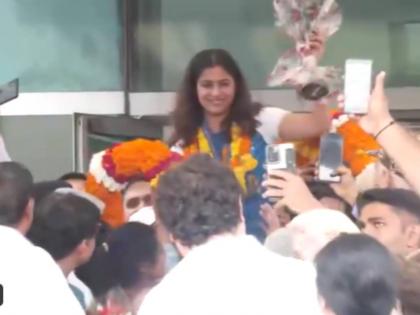 Manu Bhaker Arrives in India After Winning Double Medals at Paris Olympics 2024; Receives Grand Welcome at Delhi Airport (Watch Videos) | Manu Bhaker Arrives in India After Winning Double Medals at Paris Olympics 2024; Receives Grand Welcome at Delhi Airport (Watch Videos) Manu Bhaker Arrives in India After Winning Double Medals at Paris Olympics 2024; Receives Grand Welcome at Delhi Airport (Watch Videos) | Manu Bhaker Arrives in India After Winning Double Medals at Paris Olympics 2024; Receives Grand Welcome at Delhi Airport (Watch Videos)
