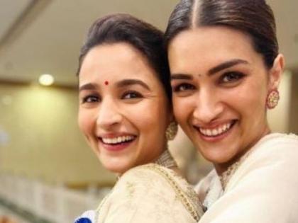 "She Hit Such Genuine Notes," When Alia Bhatt Appreciated Kriti Sanon’s Heartfelt Performance in Mimi Post National Awards | "She Hit Such Genuine Notes," When Alia Bhatt Appreciated Kriti Sanon’s Heartfelt Performance in Mimi Post National Awards