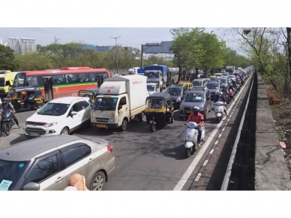 Unlock 1.0: Mumbai witnesses huge traffic jam on Western and Eastern Express Highways | Unlock 1.0: Mumbai witnesses huge traffic jam on Western and Eastern Express Highways