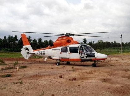 ONGC helicopter with nine on board makes emergency landing in Arabian Sea, four dead | ONGC helicopter with nine on board makes emergency landing in Arabian Sea, four dead