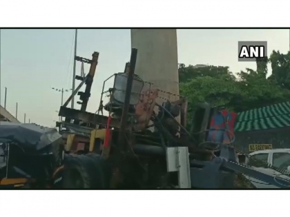 Mumbai: 1 dead, 2 injured after crane collides with metro pillar at Andheri | Mumbai: 1 dead, 2 injured after crane collides with metro pillar at Andheri
