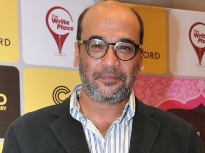 Fact Check: Mohan Kapur not dead, fake news of actor's accident goes viral | Fact Check: Mohan Kapur not dead, fake news of actor's accident goes viral