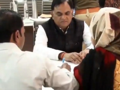 Agra Husband Agrees to Bring Momos Daily After Police Intervention - Watch Viral Video | Agra Husband Agrees to Bring Momos Daily After Police Intervention - Watch Viral Video