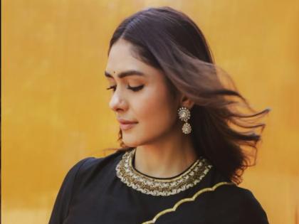 Mrunal Thakur Reacts to Link-Up Rumours, Says Has No Time To Date | Mrunal Thakur Reacts to Link-Up Rumours, Says Has No Time To Date Mrunal Thakur Reacts to Link-Up Rumours, Says Has No Time To Date | Mrunal Thakur Reacts to Link-Up Rumours, Says Has No Time To Date