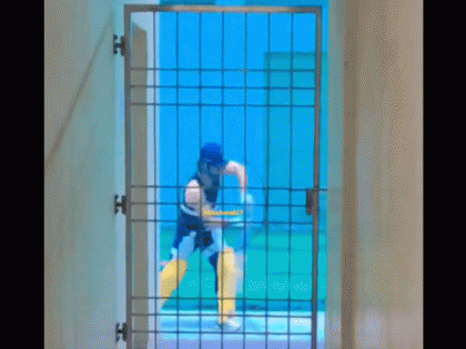 MS Dhoni Begins Practice for IPL 2024, CSK Captain Seen Hitting Straight Drive in Net Session (Watch Video) | MS Dhoni Begins Practice for IPL 2024, CSK Captain Seen Hitting Straight Drive in Net Session (Watch Video)
