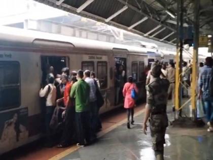 Mumbai Local Train Update: Train Services on Western, Harbour and Central Lines Delayed by 10 to 15 Minutes