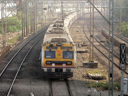 502 deaths reported on Mumbai suburban railway tracks in 11 months | 502 deaths reported on Mumbai suburban railway tracks in 11 months