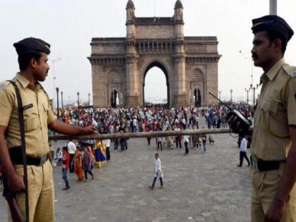 Mumbai police receives bomb threat call to attack three major railway stations | Mumbai police receives bomb threat call to attack three major railway stations Mumbai police receives bomb threat call to attack three major railway stations | Mumbai police receives bomb threat call to attack three major railway stations