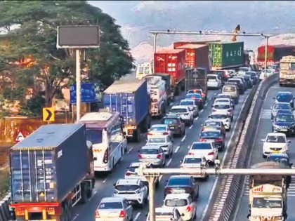 Mumbai–Pune Expressway: Bumper-to-Bumper Jam Makes Vehicles Crawl for Hours on Independence Day Weekend (Watch Video) | Mumbai–Pune Expressway: Bumper-to-Bumper Jam Makes Vehicles Crawl for Hours on Independence Day Weekend (Watch Video)