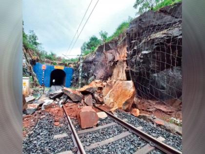 Heavy Rains and Gusty Winds Disrupt Life Across Mumbai and Konkan Region, Transport Affected | Heavy Rains and Gusty Winds Disrupt Life Across Mumbai and Konkan Region, Transport Affected Heavy Rains and Gusty Winds Disrupt Life Across Mumbai and Konkan Region, Transport Affected | Heavy Rains and Gusty Winds Disrupt Life Across Mumbai and Konkan Region, Transport Affected
