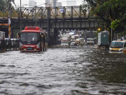 Mumbai Rains: Heavy Downpour Causes Waterlogging in BKC; Office-Goers Struggle with Delays (Watch Video) | Mumbai Rains: Heavy Downpour Causes Waterlogging in BKC; Office-Goers Struggle with Delays (Watch Video)