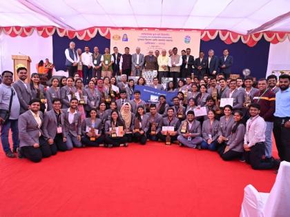 Mumbai University wins 'Overall Champions' title at 'Aavishkar 2023' | Mumbai University wins 'Overall Champions' title at 'Aavishkar 2023'