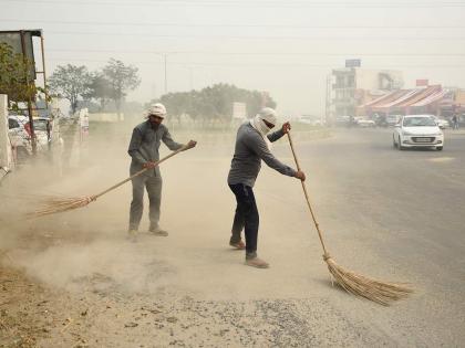 Maharashtra Government to Ensure Minimum Wages for Sanitation Workers in Police Stations | Maharashtra Government to Ensure Minimum Wages for Sanitation Workers in Police Stations